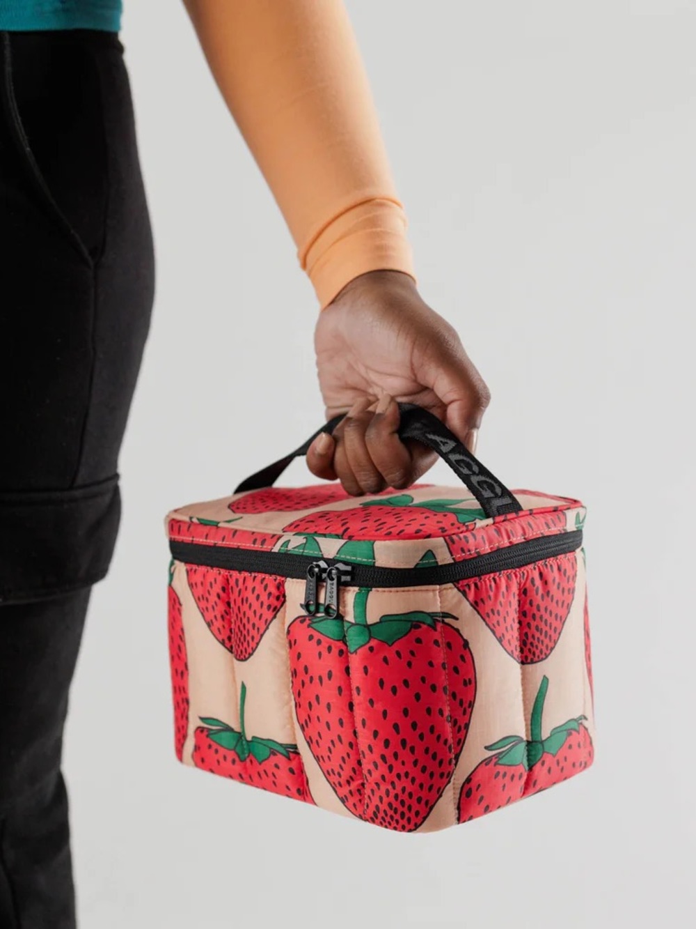 NWT - BAGGU Puffy Lunch Bag in Strawberry Print - Picture 10 of 10